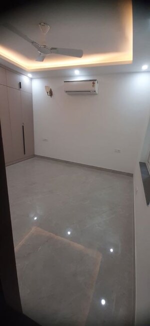  Warehouse For Rent in East Of Kailash