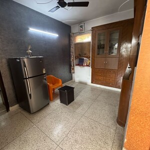 Room in 4 BHK Apartment at Sector 6 Dwarka – for Sale