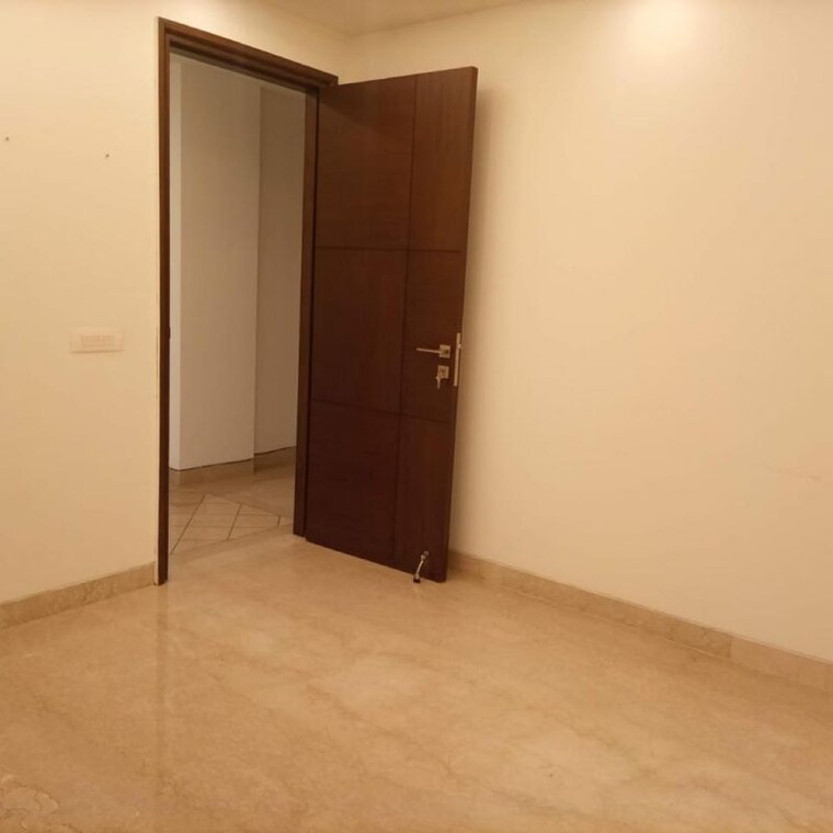 Room, east of kailash 3 Bedroom 1600 Sq.Ft. Builder Floor In East Of Kailash Delhi 10020882