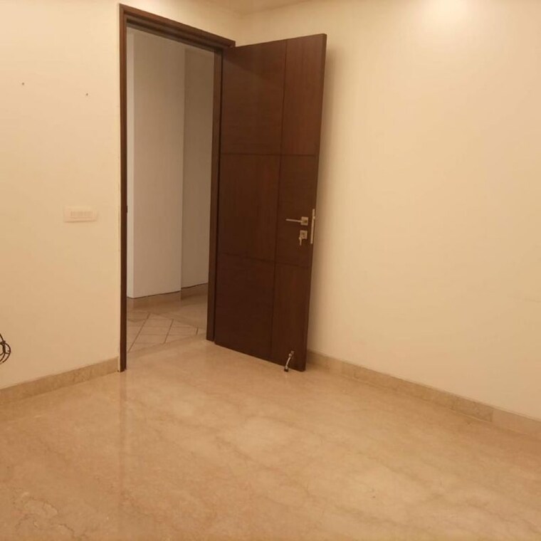 Room, east of kailash 3 Bedroom 1600 Sq.Ft. Builder Floor In East Of Kailash Delhi 10020882