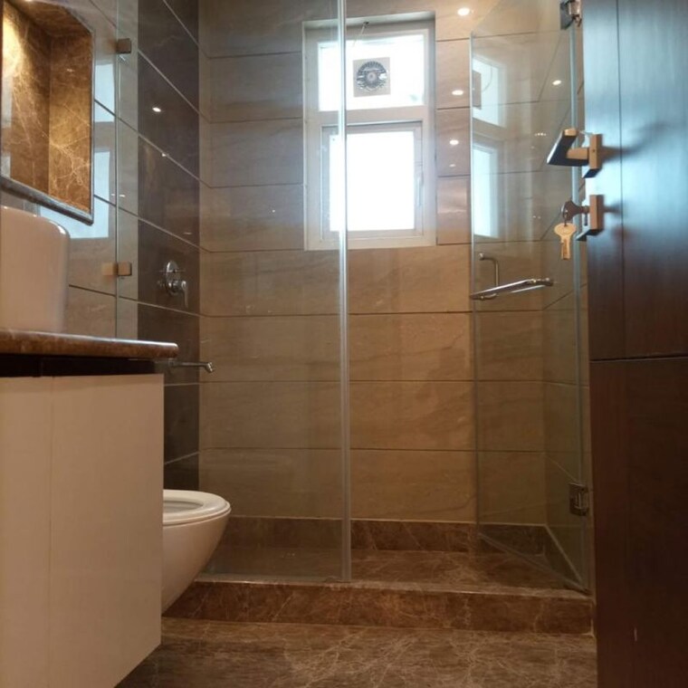 Bathroom, east of kailash 3 Bedroom 1600 Sq.Ft. Builder Floor In East Of Kailash Delhi 10020882