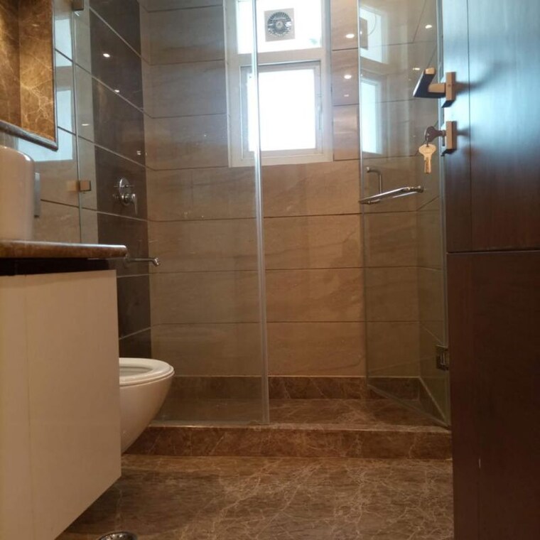 Bathroom, east of kailash 3 Bedroom 1600 Sq.Ft. Builder Floor In East Of Kailash Delhi 10020882