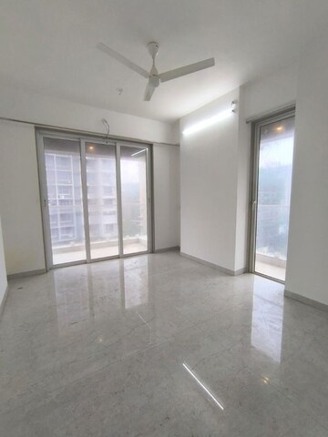 Room in 3 BHK Apartment at Shreenathji Celestial Heights, Malad West – for Rent