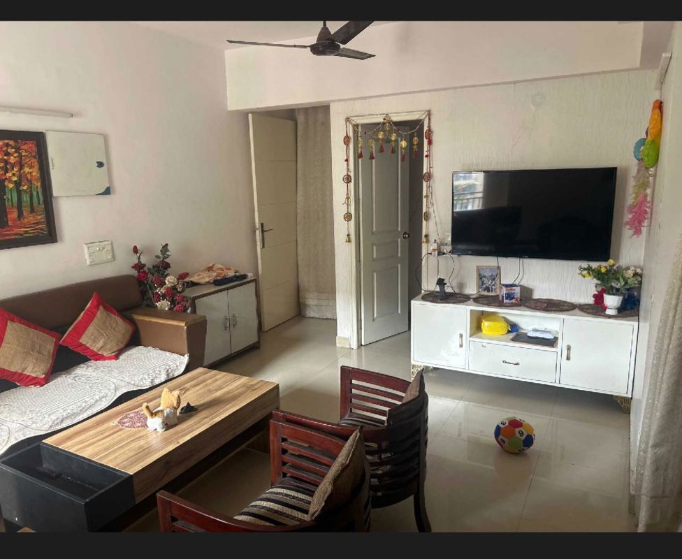 3 BHK + Study Room Apartment For Rent in Mahagun Mirabella