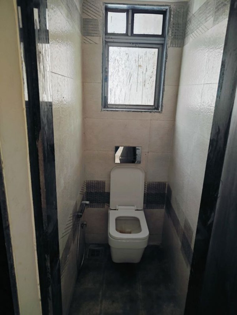 Bathroom, gurukrupa-marina-enclave 1 Bedroom 442 Sq.Ft. Apartment In Malad West Mumbai 10020925