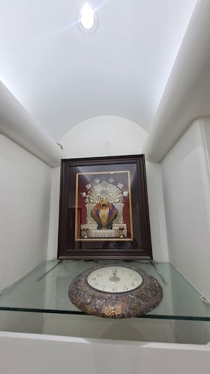 Furnished Amenities in 3 BHK Apartment at Heritage View Vile Parle, Vile Parle West – for Rent