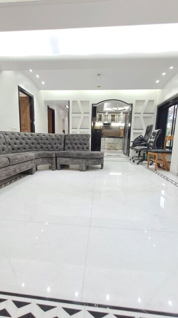 Living Room in 3 BHK Apartment at Heritage View Vile Parle, Vile Parle West – for Rent