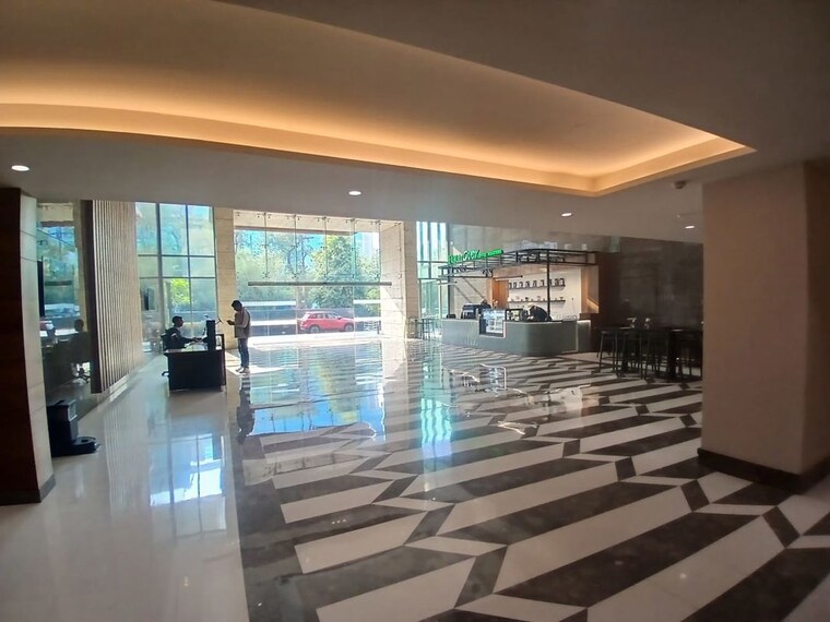  Parking, sector 16a Commercial Office Space 2450 Sq.Ft. In Sector 16a Noida 10020953