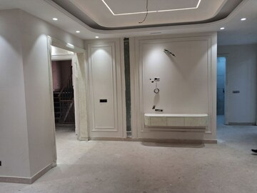 Building Lobby in 3 BHK Builder Floor at Cancon Enclave, Sector 4 – for Rent