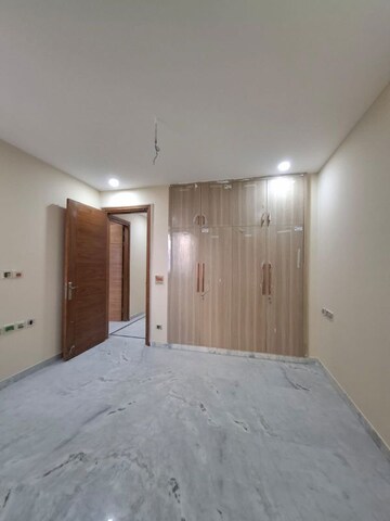 Room in 3 BHK Builder Floor at Chittaranjan Park – for Sale