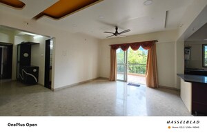 Room in 4 BHK Apartment at Magarpatta Laburnum Park, Hadapsar – for Sale