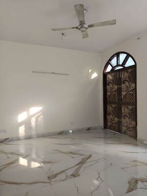 Room in 3 BHK Builder Floor at Malviya Nagar – for Rent