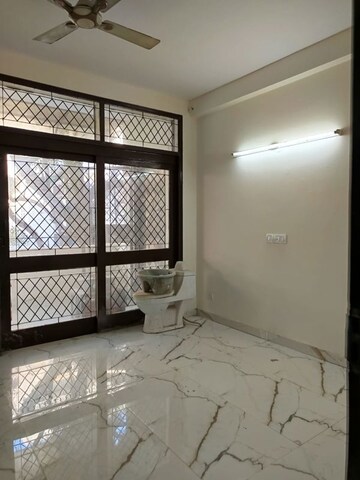 Room in 3 BHK Builder Floor at Malviya Nagar – for Rent