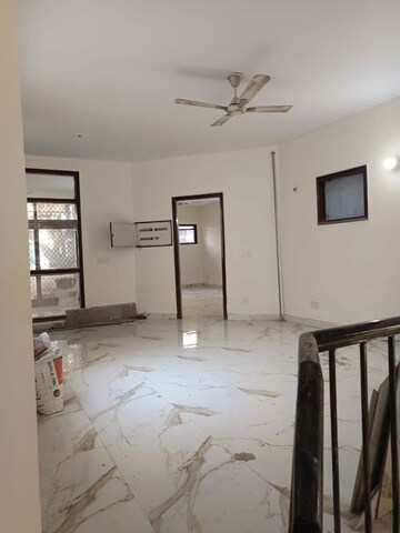 Room in 3 BHK Builder Floor at Malviya Nagar – for Rent