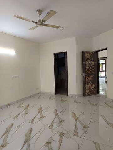 Room in 3 BHK Builder Floor at Malviya Nagar – for Rent