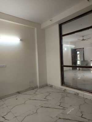 Room in 3 BHK Builder Floor at Malviya Nagar – for Rent