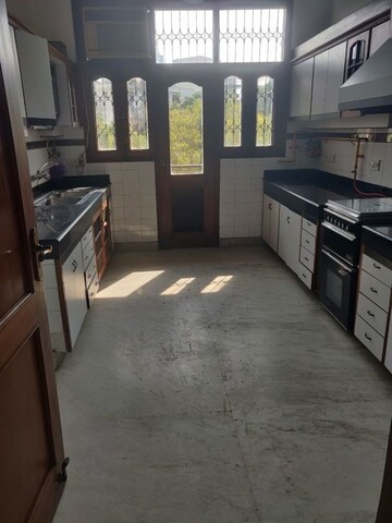 4 BHK Apartment For Rent in Shanti Niketan