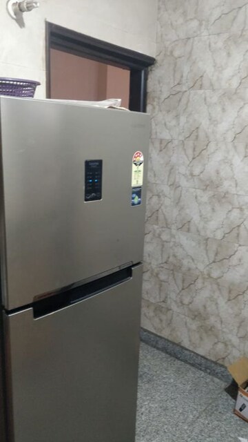 Furnished Amenities in 3 BHK Apartment at South Extension – for Rent