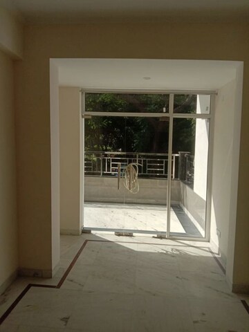 Room in 3 BHK Apartment at Greater Kailash – for Rent