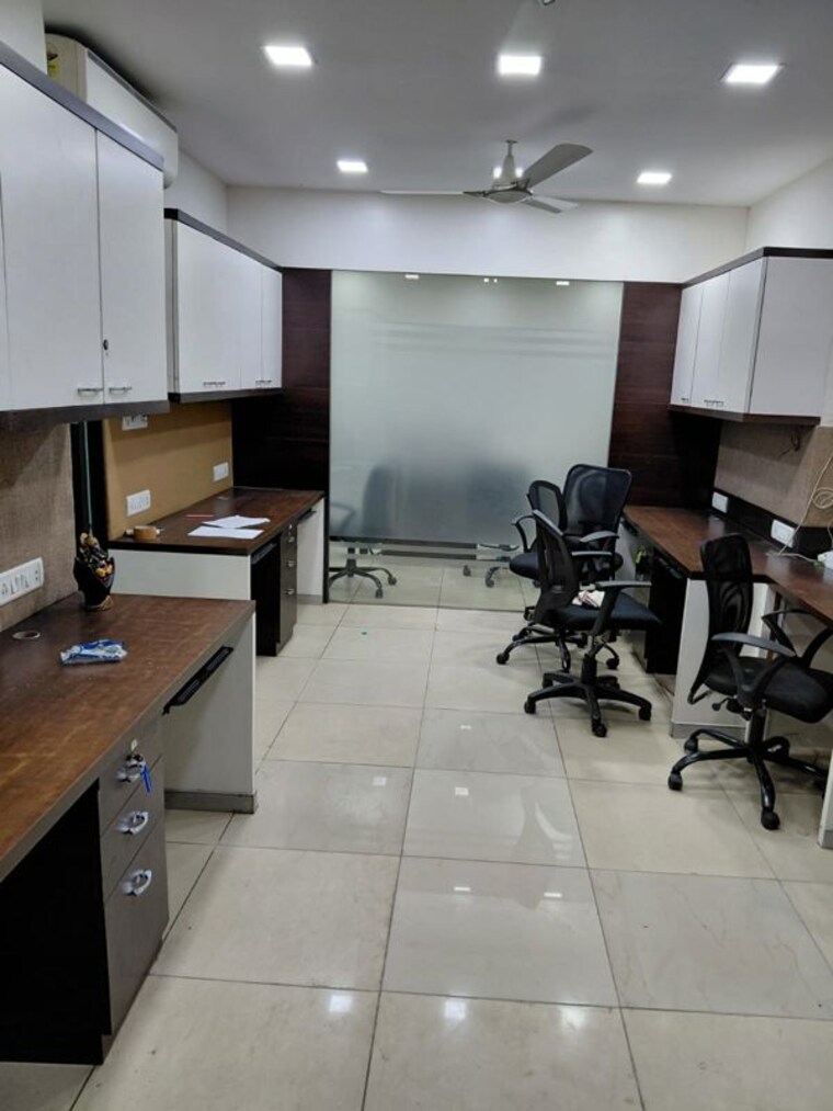 Team Area, bsel-tech-park Commercial Office Space 1300 Sq.Ft. In Vashi Sector 30a Navi Mumbai 10021023