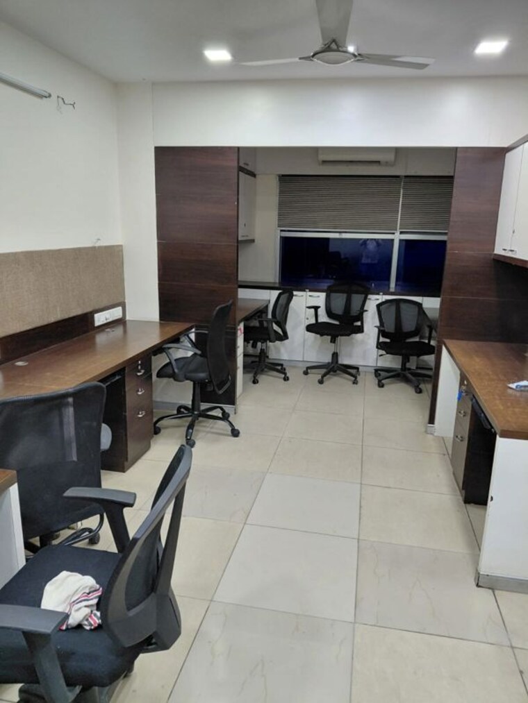 Team Area, bsel-tech-park Commercial Office Space 1300 Sq.Ft. In Vashi Sector 30a Navi Mumbai 10021023