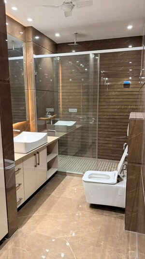 Attached Bathroom in 4 BHK Apartment at DLF The Crest, Sector 54 – for Sale