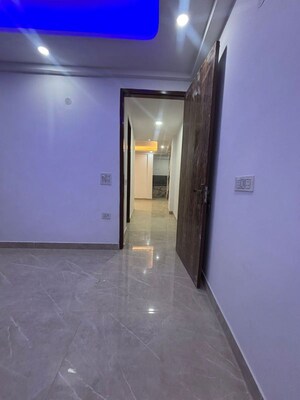Room in 1 BHK Builder Floor at Saket – for Rent