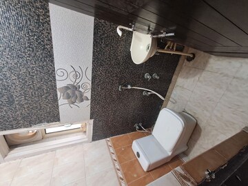 Master Bedroom in 2.5 BHK Apartment at Sector 7 Dwarka – for Rent