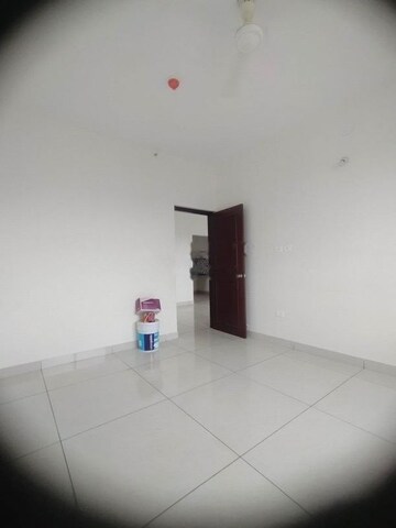 Room in 2 BHK Apartment at Prestige Lakeside Habitat, Varthur – for Rent