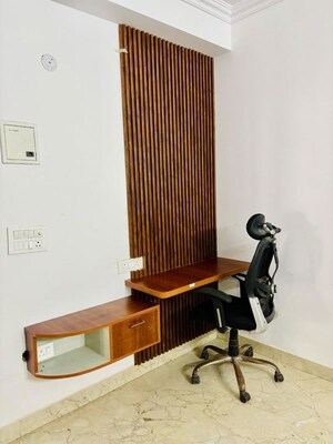 Room in Studio Apartment at Knowledge Park V Greater Noida – for Rent