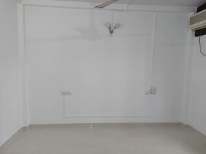 Room in 1 BHK Apartment at New Mahada Colony, Goregaon East – for Rent