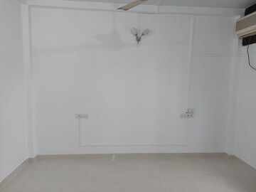 Room in 1 BHK Apartment at New Mahada Colony, Goregaon East – for Rent