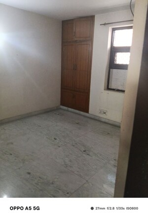 Room in 2 BHK Independent House at RWA Apartments, Sector 31 – for Rent