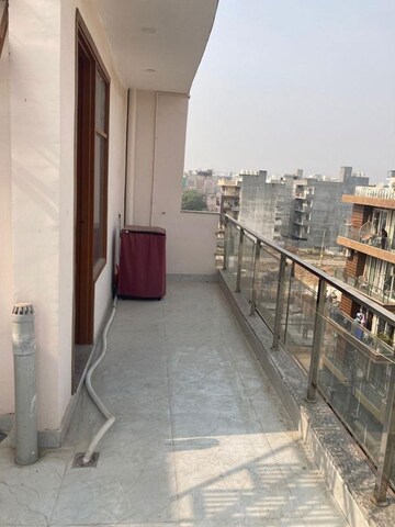Balcony in 2 BHK Builder Floor at Sector 57 – for Rent