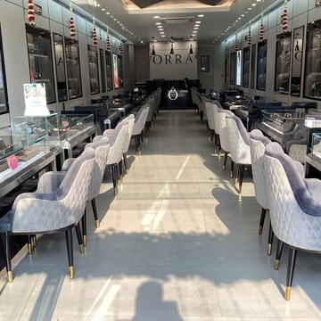 Gym in  Showroom at Andheri West – for Rent