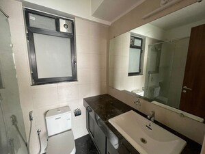Team Area in 3 BHK Apartment at Kalpataru Magnus, Bandra East – for Rent