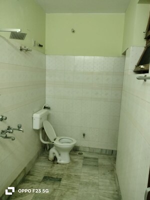 Bathroom in 2 BHK Builder Floor at Gomti Nagar – for Rent