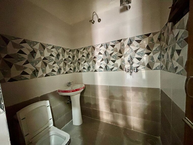 Bathroom, kharar 3 Bedroom 80 Sq.Yd. Independent House In Kharar Mohali 10021293