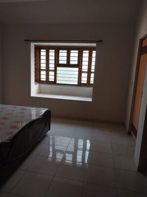 Room in 4 BHK Villa at Thaltej – for Rent