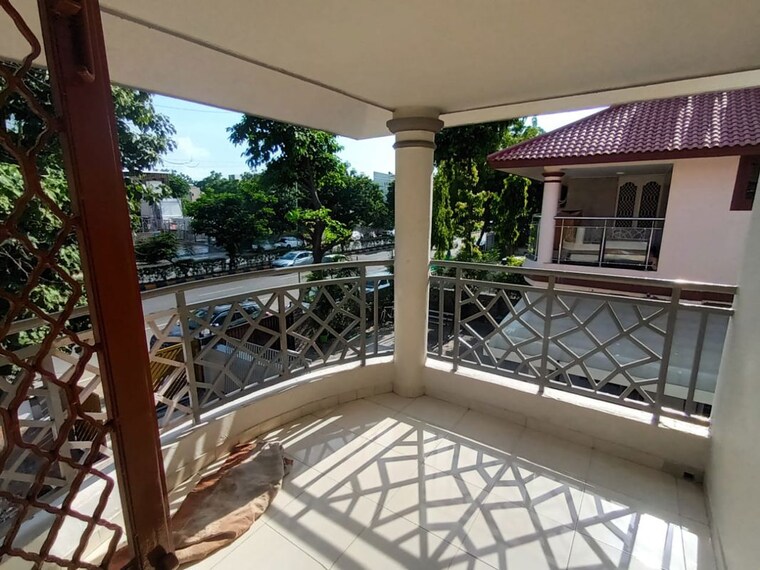 Balcony, thaltej 4 Bedroom 350 Sq.Yd. Villa In Thaltej Ahmedabad 10021299