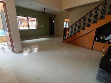 Hall in 4 BHK Villa at Thaltej – for Rent