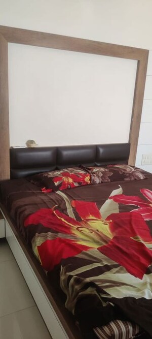 Bedroom in 4 BHK Villa at Thaltej – for Rent