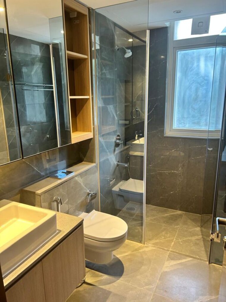 Bathroom, dlf phase ii 5 Bedroom 3150 Sq.Ft. Apartment In Dlf Phase ii Gurgaon 10020500