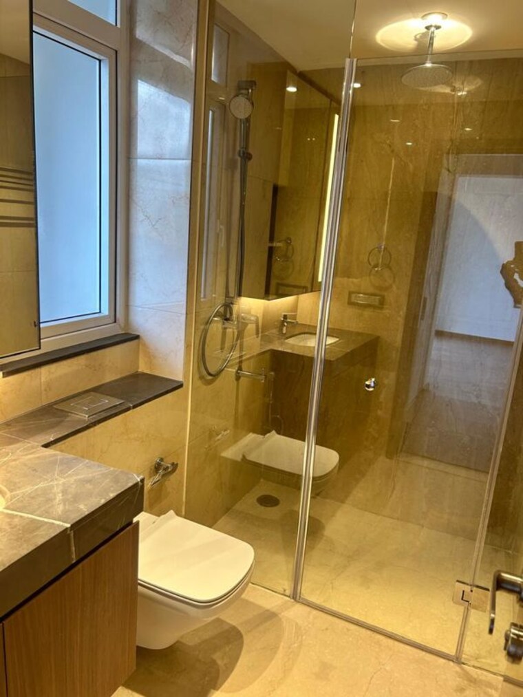 Bathroom, dlf phase ii 5 Bedroom 3150 Sq.Ft. Apartment In Dlf Phase ii Gurgaon 10020500