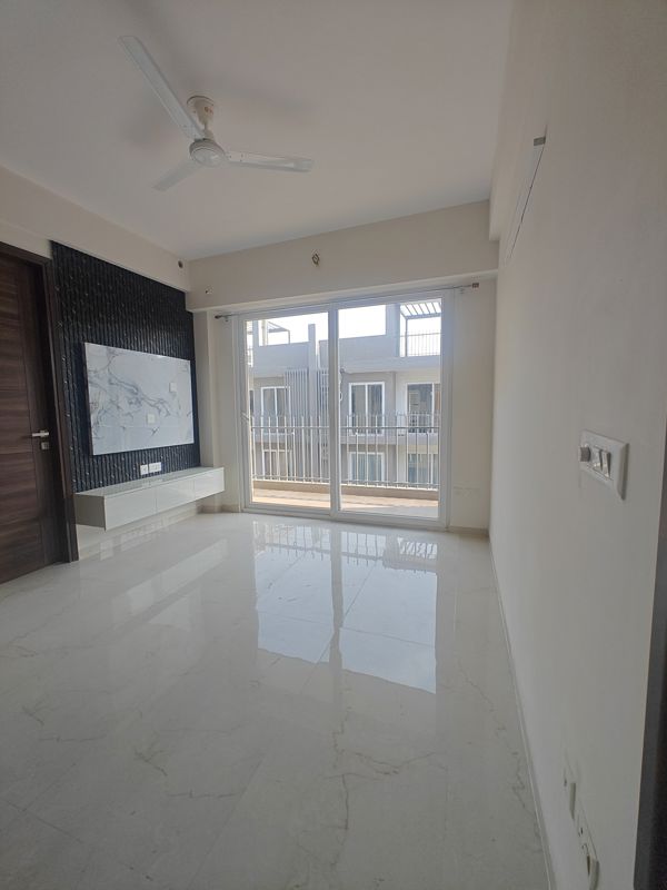 2.5 BHK + Study Room Builder Floor For Rent in Smart World Gems