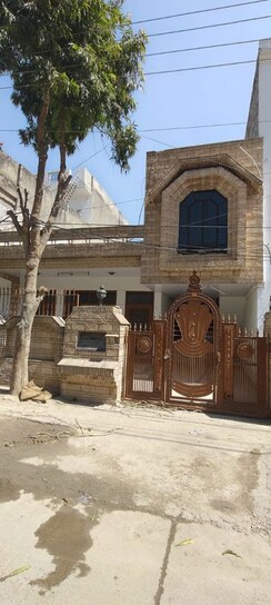 3.5 BHK + Pooja Room Independent House For Sale in Sector 9