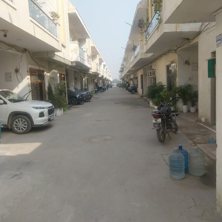  Parking, sector 12 greater noida 2 Bedroom 2000 Sq.Ft. Independent House In Sector 12 Greater Noida Greater Noida 10021318