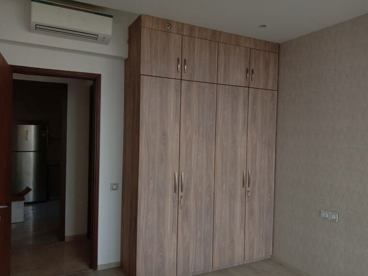 Room, one-hiranandani-park 3 Bedroom 1305 Sq.Ft. Apartment In Ghodbunder Road Thane 10021335
