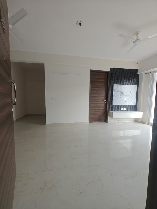 2.5 BHK + Study Room Builder Floor For Rent in Smart World Gems