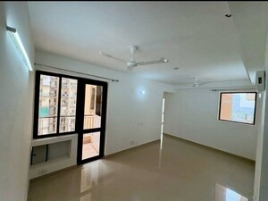 Room in 2 BHK Apartment at Amrapali Dream Valley, Tech Zone 4 Greater Noida – for Sale